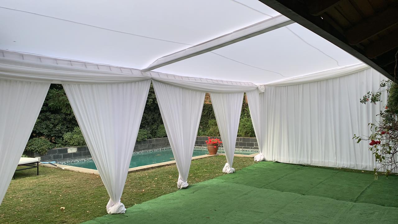Carpa Oasis con Pasto Sintético