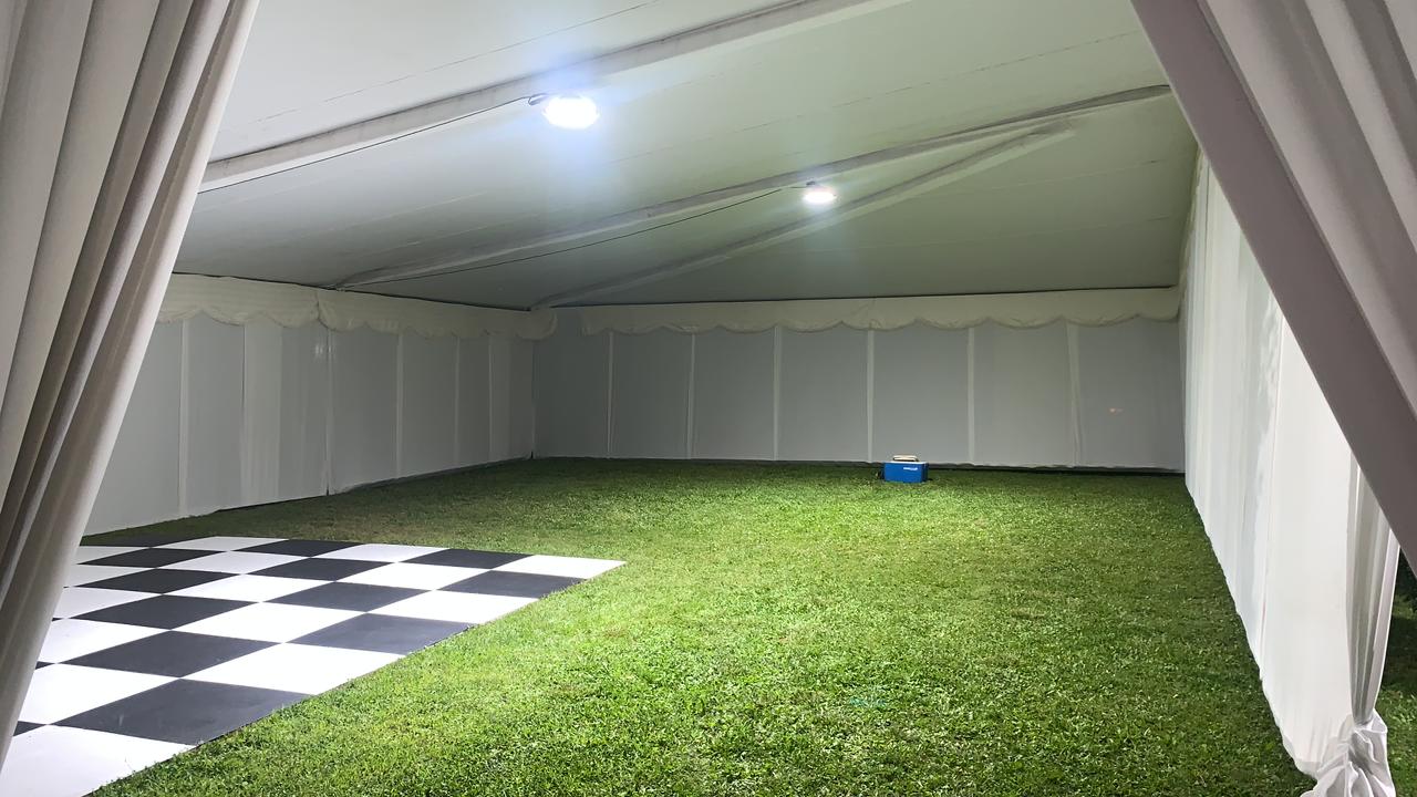 Carpa Gala con Pista Ajedrezada
