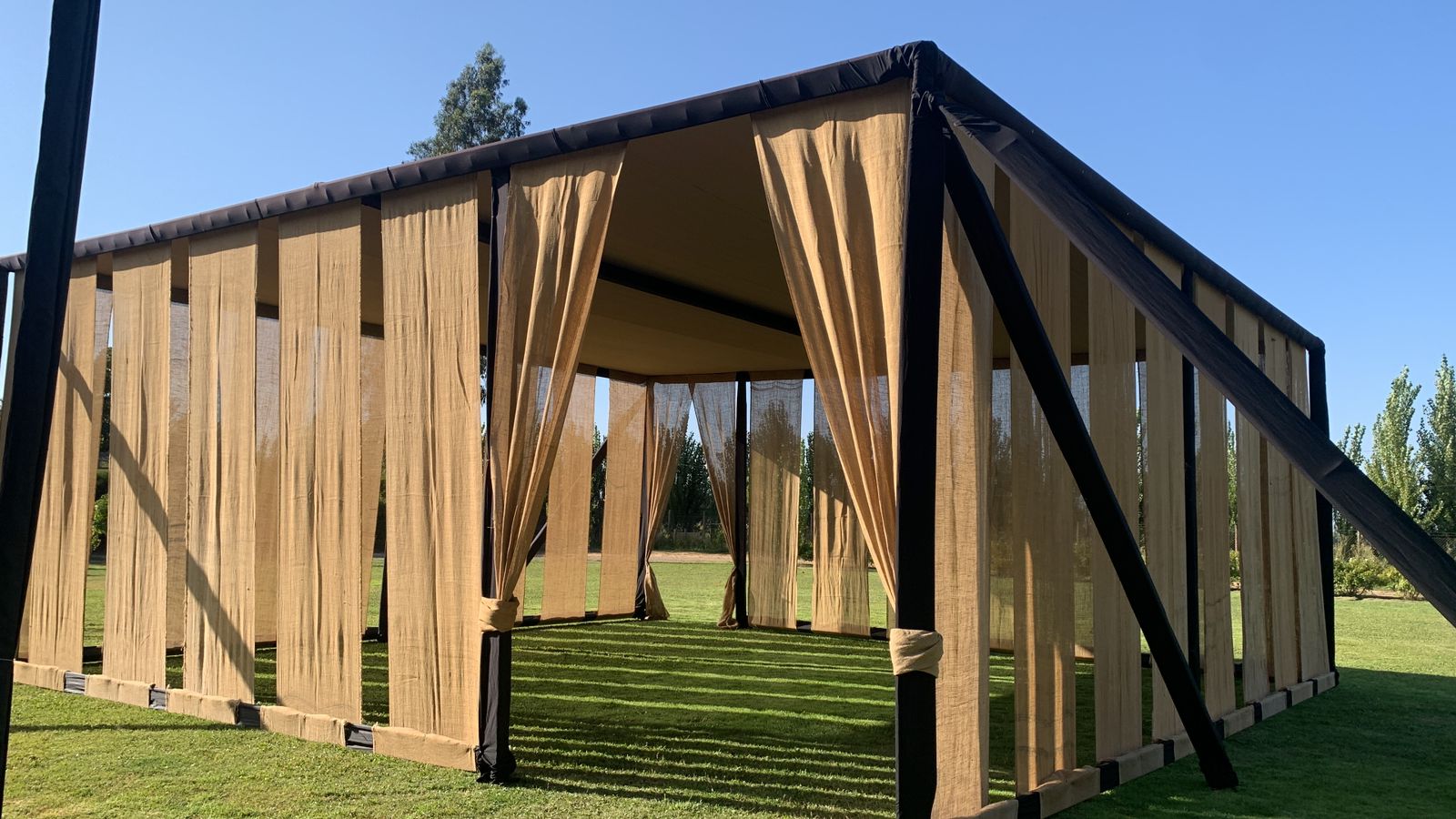 Arriendo de Toldo Rústico 