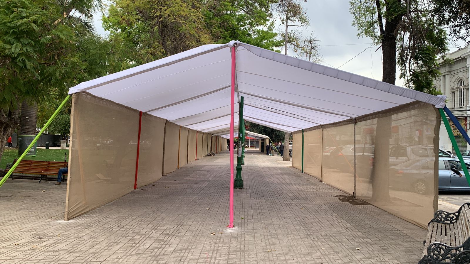 Arriendo de Toldo Lineal para Puestos en Plazas