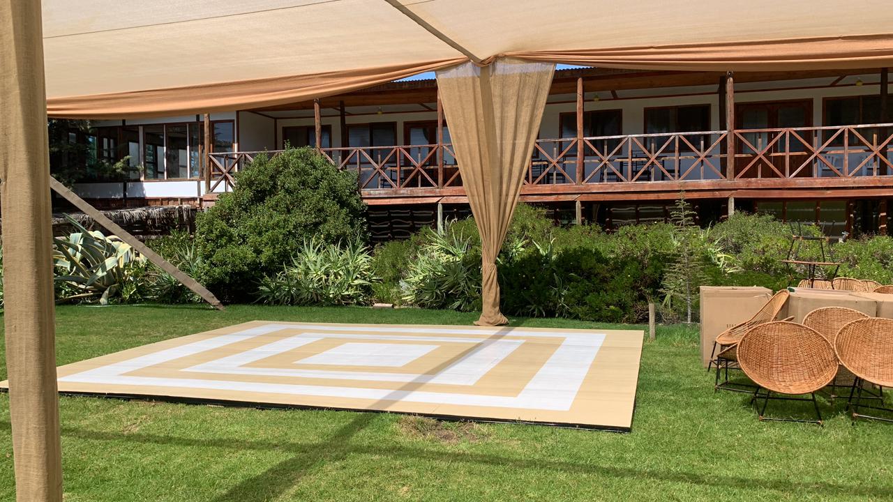 Toldo gala rústica con pista de baile 
